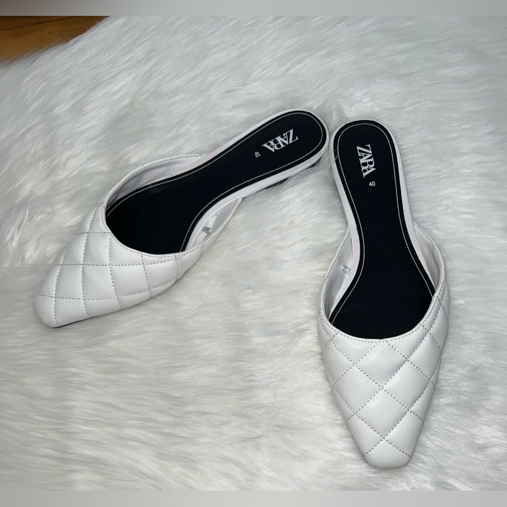 EUC Zara Quilted Flat Square Toe Mules White EU 40 US 9